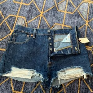 High waisted Levi shorts